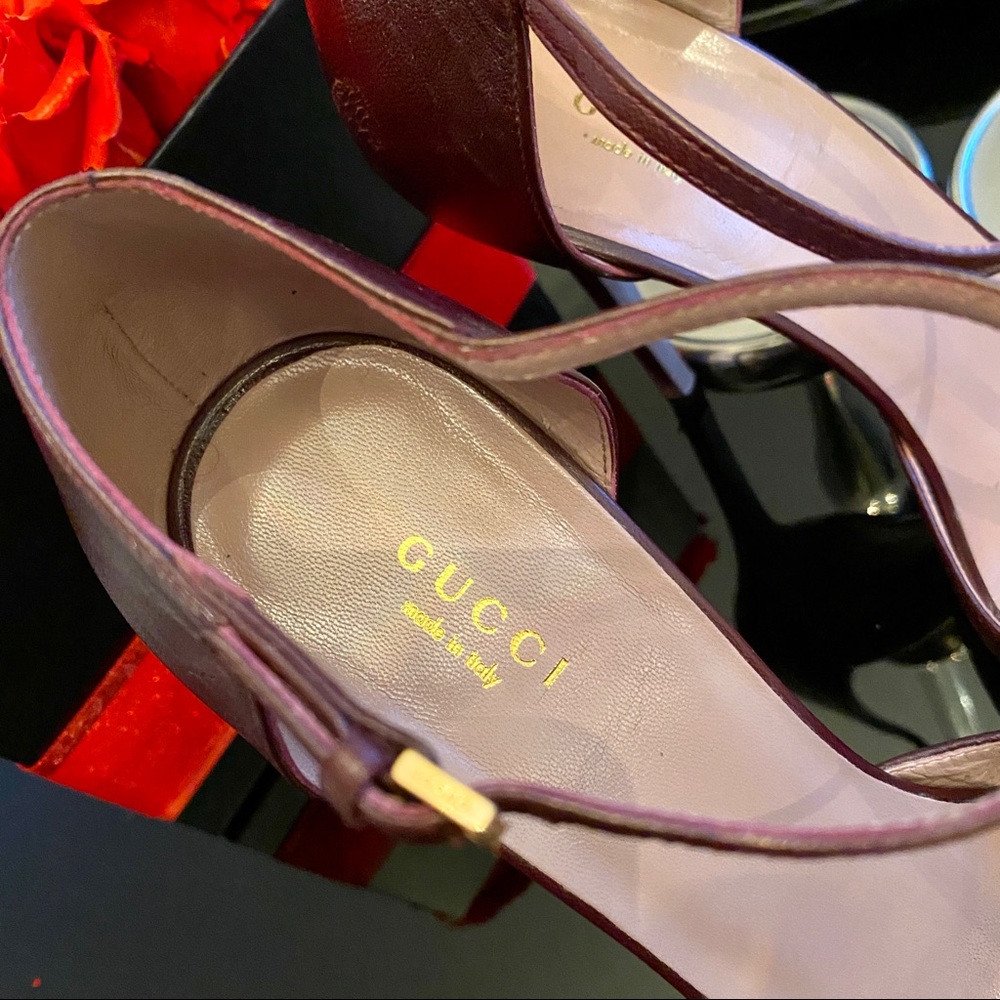 🎉HP🎉 AUTH GUCCI COLINE STUDDED T-STRAP PUMP - Picture 10 of 16